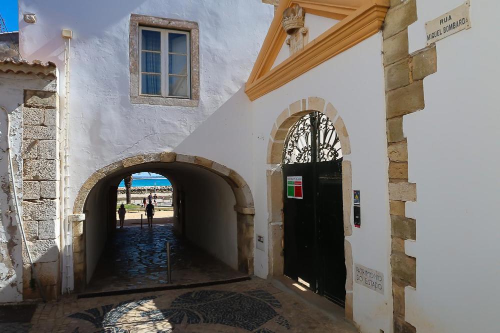 In The Old Town Close To The Beach Лагос Екстериор снимка
